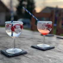 Cocktails genießen auf unserer Terrasse 